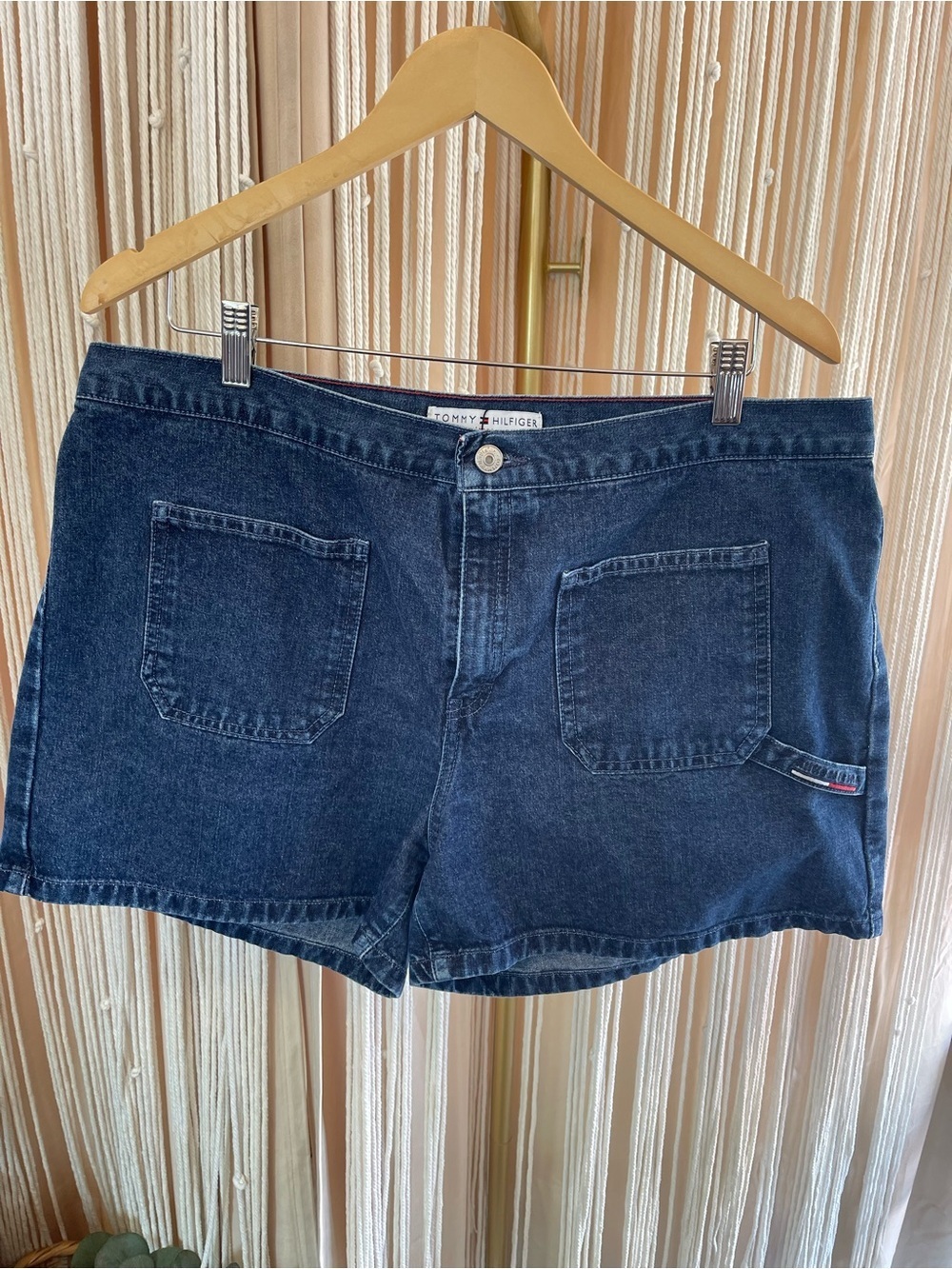 Vintage 1990s / Y2K Tommy Hilfiger high rise jean shorts dark wash denim 16